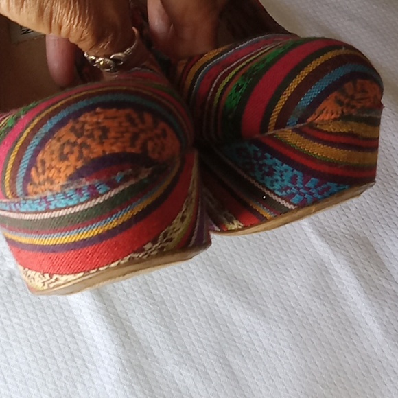 Steve Madden "Pammy" Rainbow 🌈 Wedges- 7.5 Good ,used condition - Picture 5 of 6